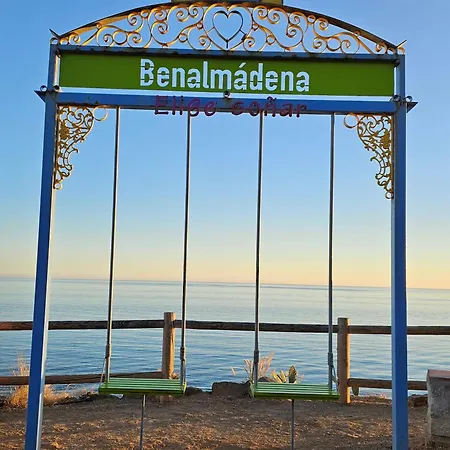 Entero, Enormes Piscinas, Terraza Y Playa Apartament