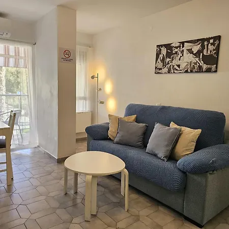 Entero, Enormes Piscinas, Terraza Y Playa Apartament