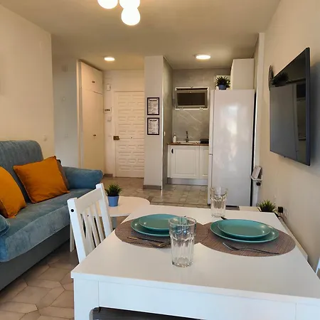 Entero, Enormes Piscinas, Terraza Y Playa Apartment *