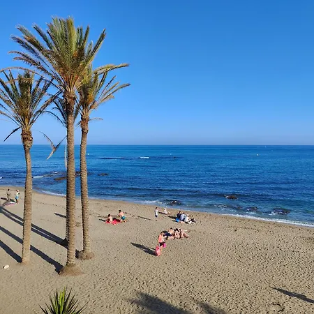 Entero, Enormes Piscinas, Terraza Y Playa Apartment
