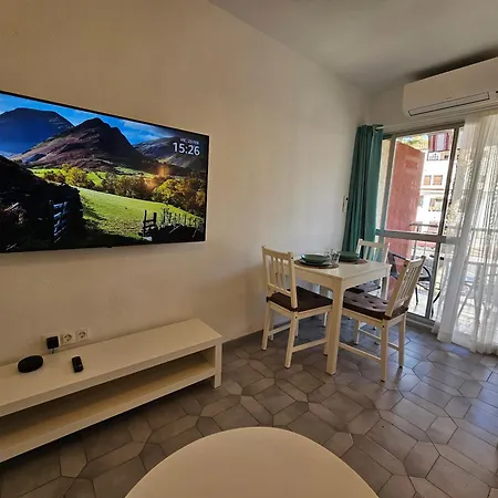 Apartment Entero, Enormes Piscinas, Terraza Y Playa