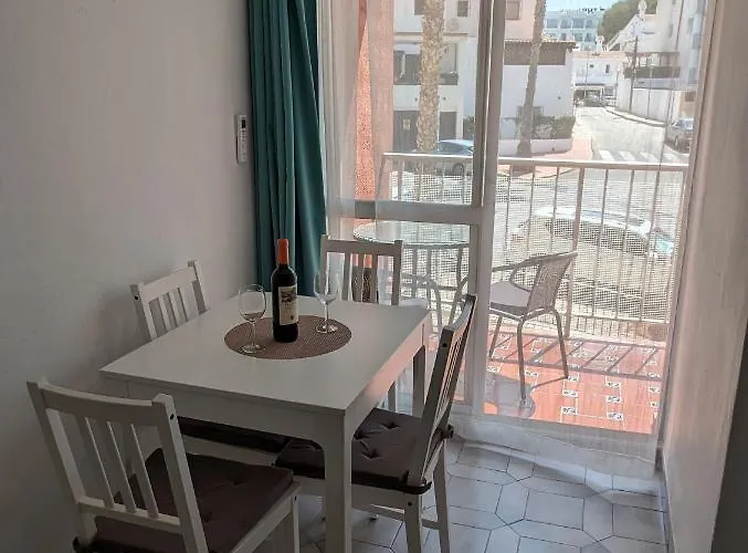 Entero, Enormes Piscinas, Terraza Y Playa Apartment *