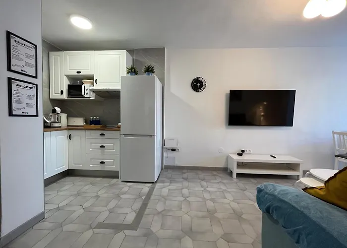 Entero, Enormes Piscinas, Terraza Y Playa Apartment *
