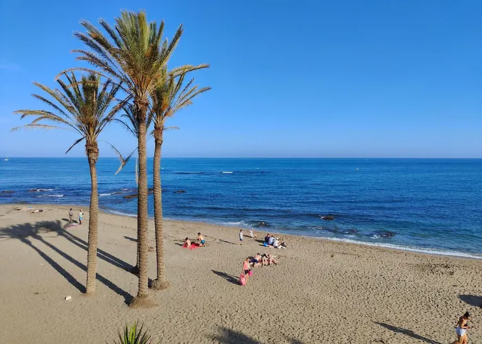 Entero, Enormes Piscinas, Terraza Y Playa Apartment
